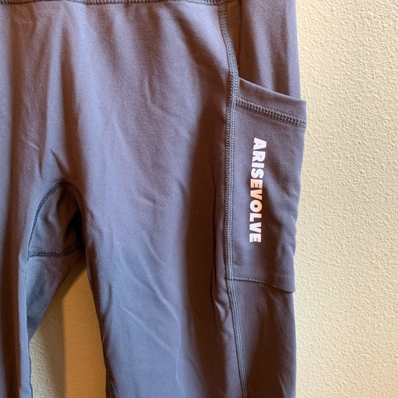 Arisevolve Grey Side Pocket Leggings - Picture 2 of 4